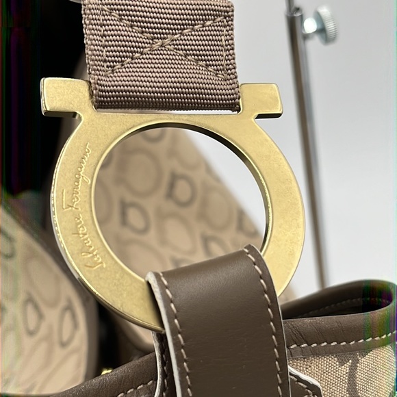 Authentic Salvatore Ferragamo Brown Canvas Shoulder Bag - Picture 7 of 17